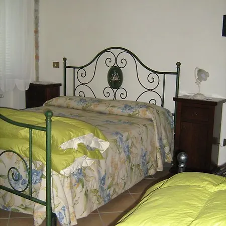 Agriturismo Ronco Delle Rose Farma Ponte dellʼOlio