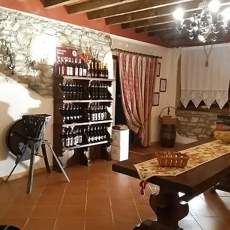 Agriturismo Ronco Delle Rose Farma Ponte dellʼOlio